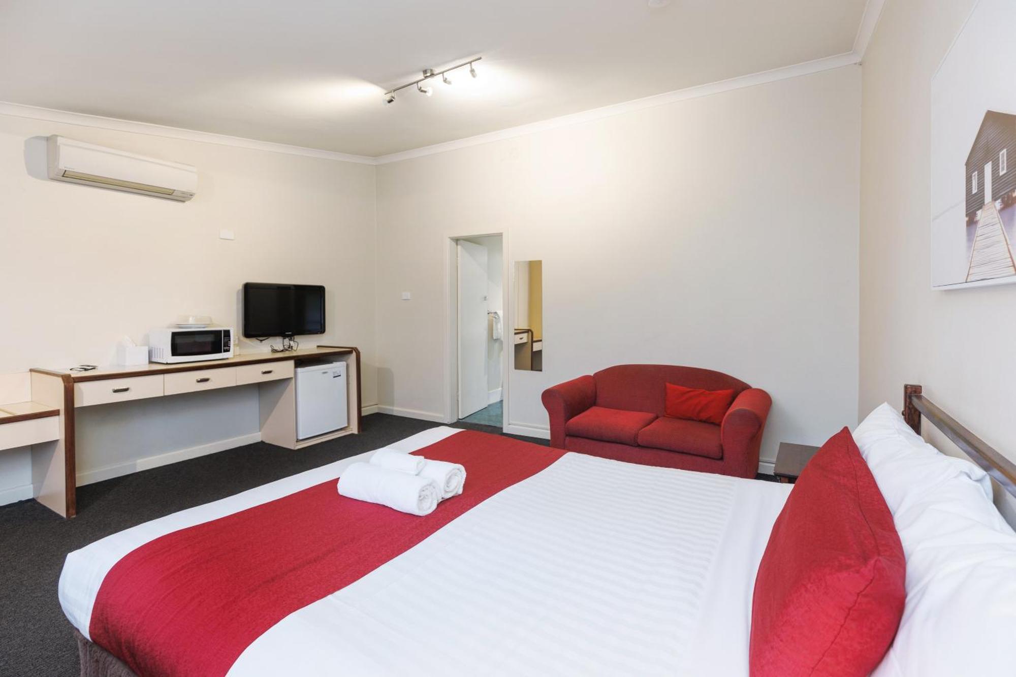 Amaroo Motel Tumuts Best Accommodation Exterior photo
