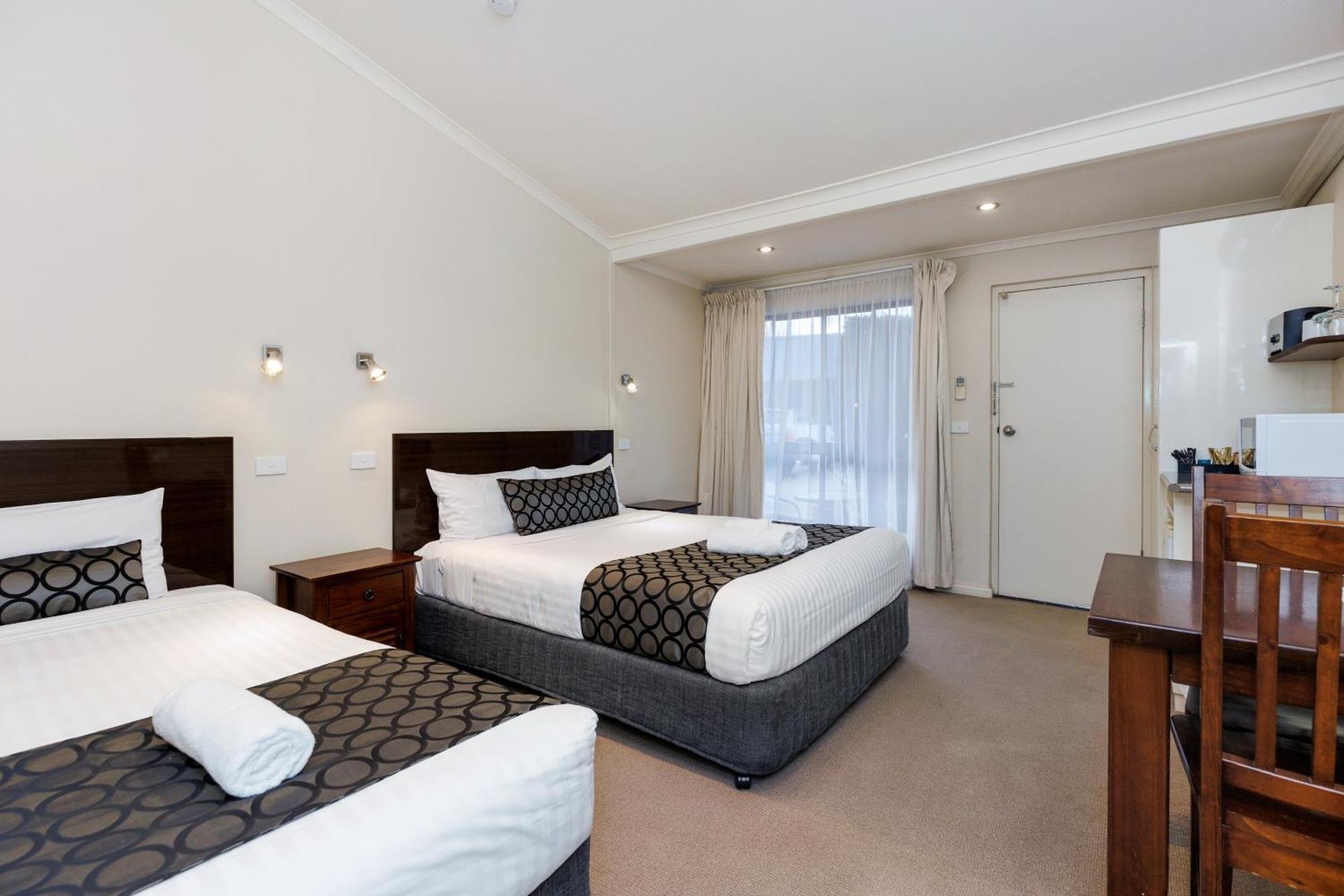Amaroo Motel Tumuts Best Accommodation Exterior photo