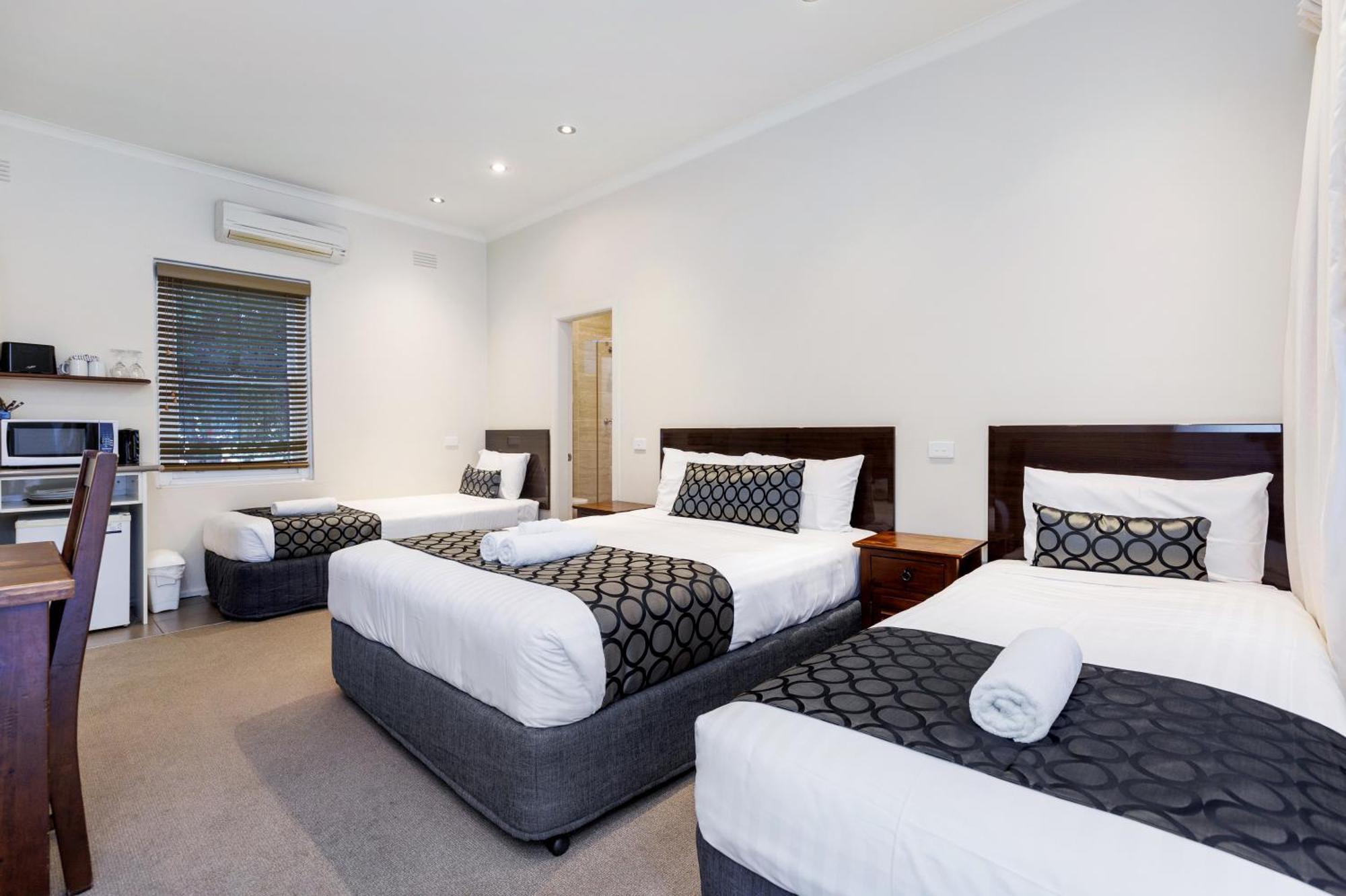 Amaroo Motel Tumuts Best Accommodation Exterior photo