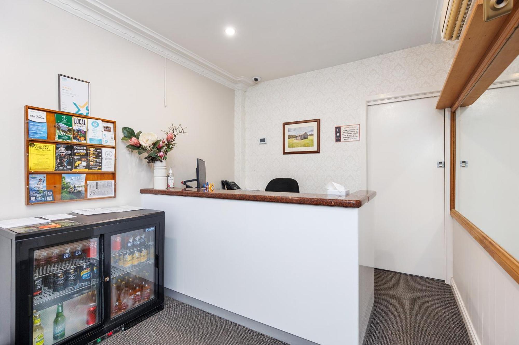 Amaroo Motel Tumuts Best Accommodation Exterior photo